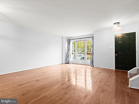 2nd image of 18508 Crabapple Pl