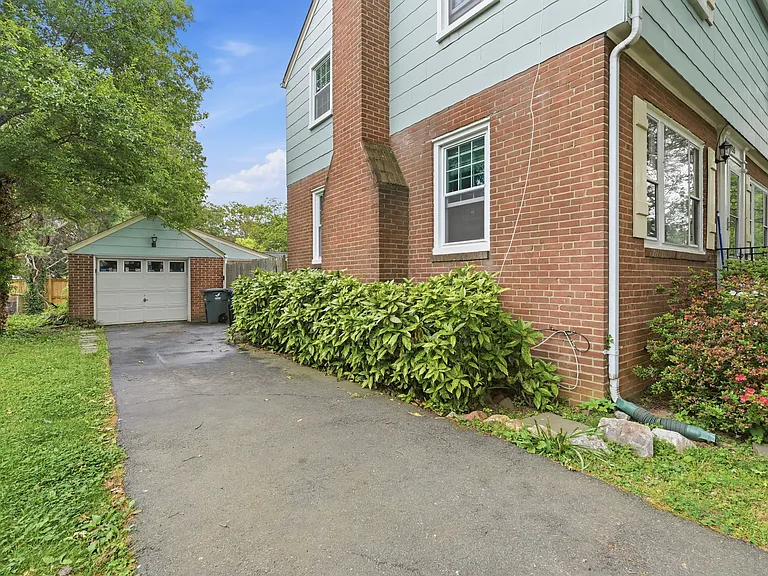 855 N Frederick St — Photo 23