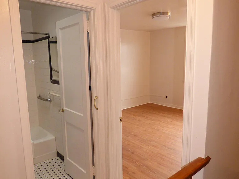 Bathroom & Master Bedroom