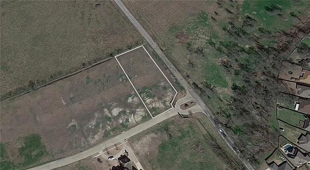 1st image of 1000 Estate Dr