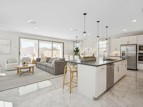 8024 W Harmont Drive, Peoria, AZ 85345