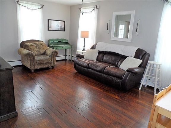 5th image of 703 S 6th St