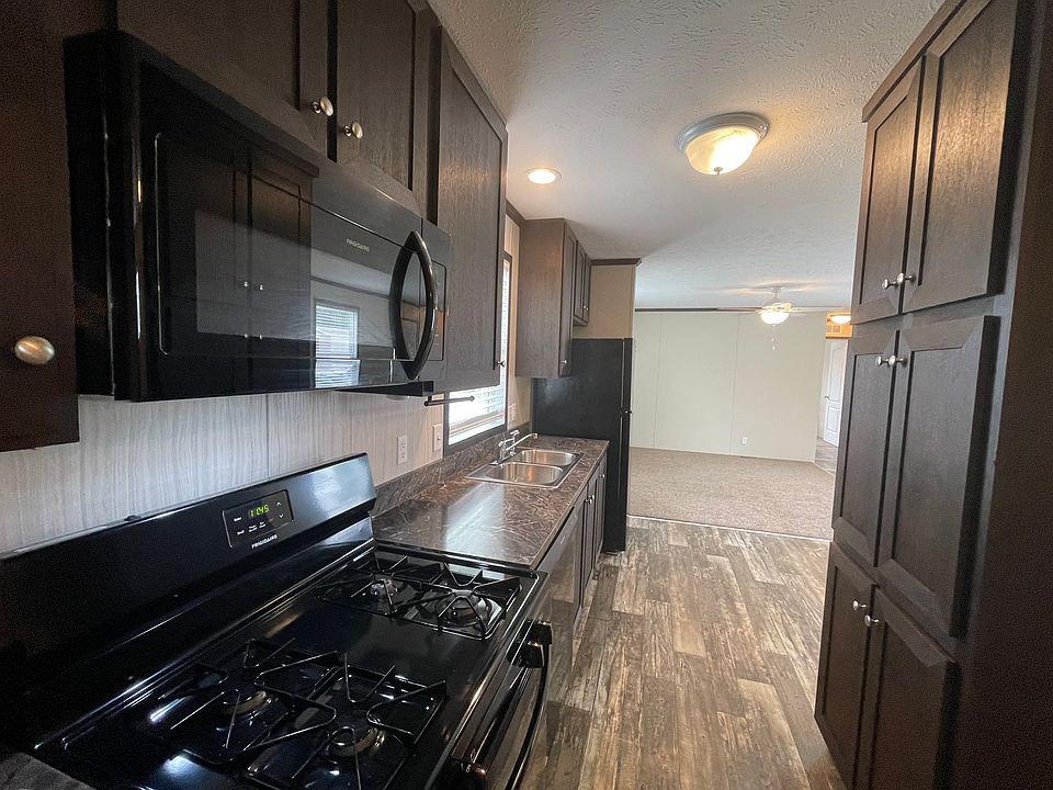 1st image of 25 Birch Dr #25