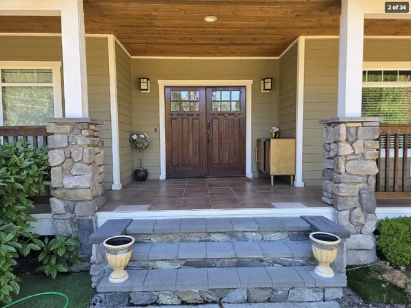 17045 35th Ave NE, Lake Forest Park, WA 98155