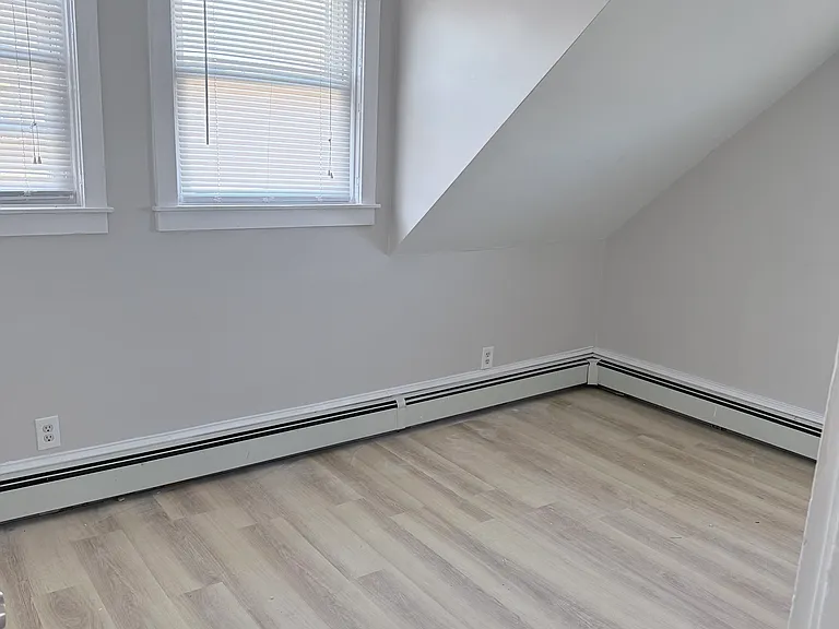 1 Tryon Ave — Photo 11
