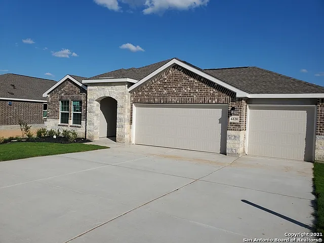 4 bed, 3.0 bath, 2344 sqft, $2,495 — Photo 2