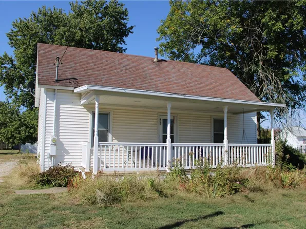 401 S Spruce St, Strasburg, IL 62465