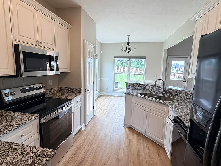 4573 Logans Way — Photo 6