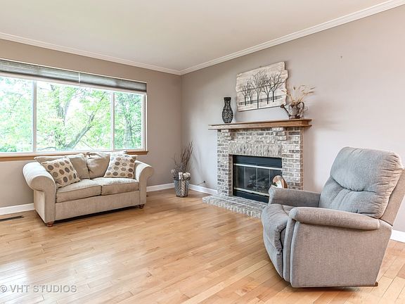 5th image of 21013 W Braxton Ln