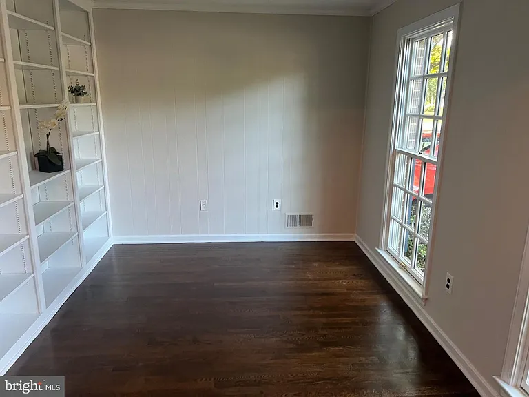 1197 Meadow Green Ln — Photo 18