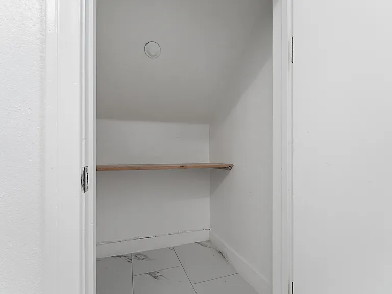 1665 Manning Ave — Photo 19