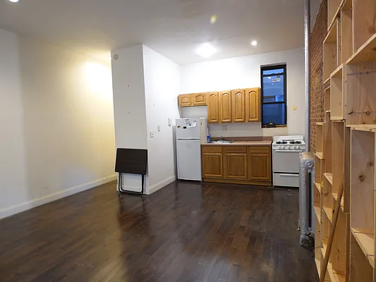 Rented by Excelsior Realty Services | media 42