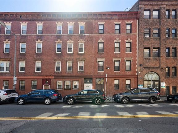 4th image of 410 Harrison Ave
