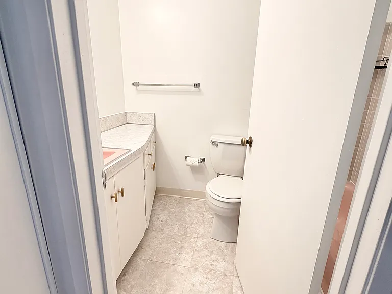 1501 Howard Ave #2 — Photo 5