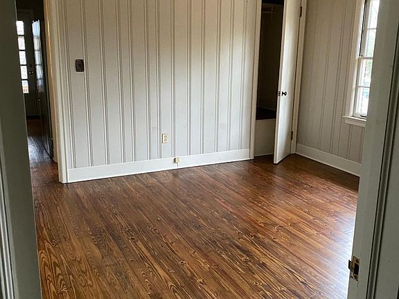 4th image of 1683 Woodlawn Ave