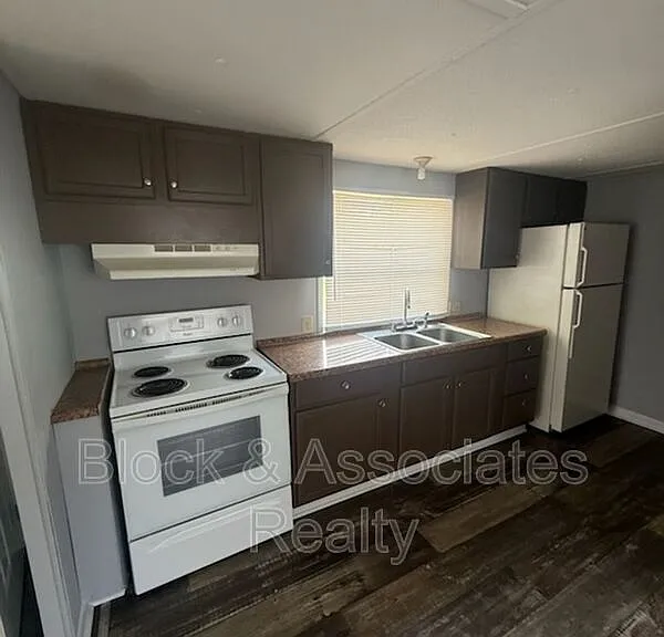 127 W Strider St — Photo 2