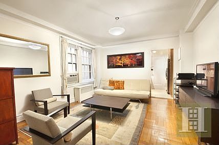2nd image of 522 W End Ave APT 3C