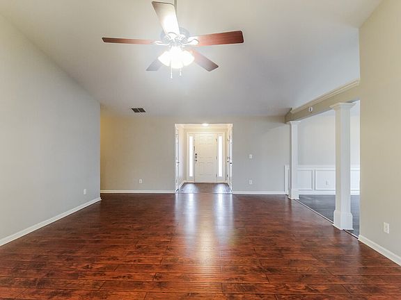 5th image of 1072 Fairmont Park Dr