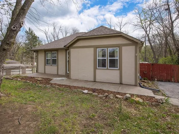 5521 Ash Ave, Raytown, MO 64133