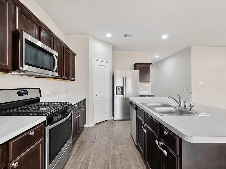 20926 Belmont Village Way — Photo 15