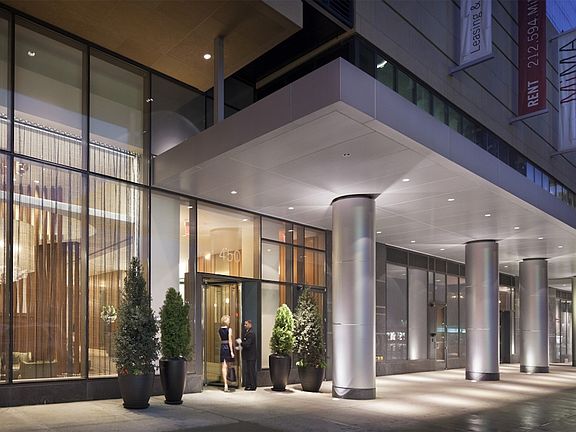 5th image of 450 W 42nd St APT 32R