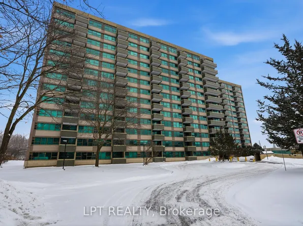 555 Brittany Dr #1112, Ottawa, ON K1K 4C5