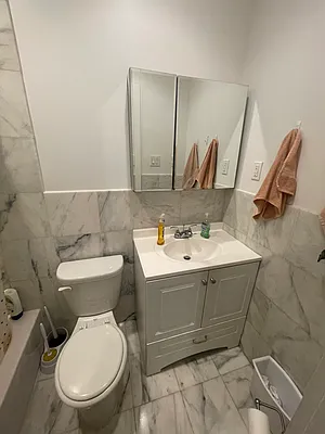 Rented by Nooklyn NYC LLC | media 30