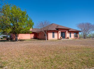 2148 County Road 220, Floresville, TX 78114