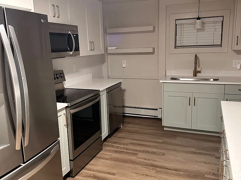 219 E 500 N #3 — Photo 3