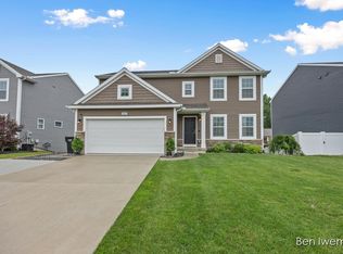 3453 Hidden Cove Ln, Hudsonville, MI 49426