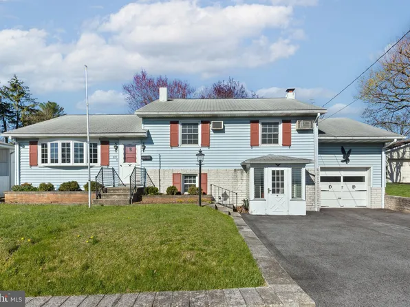 915 Hickory Ave, Middletown, PA 17057