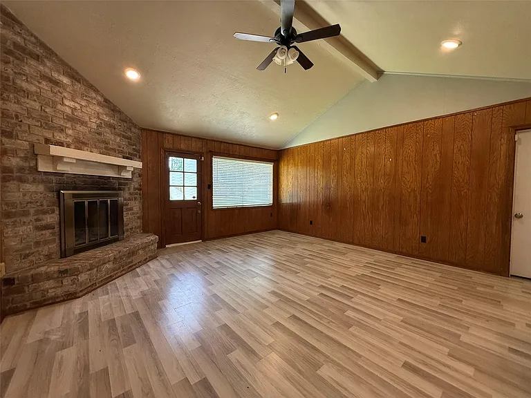 422 Gamewood Dr — Photo 10