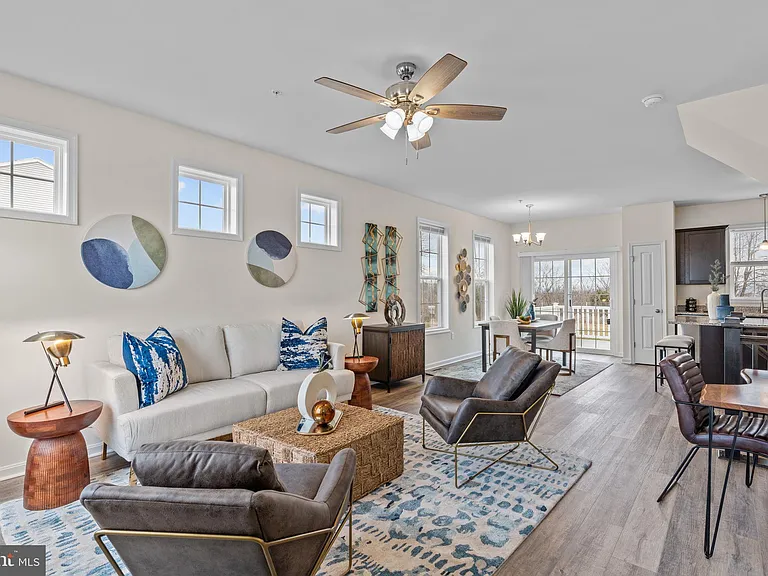 2027 Terrace View Ln — Photo 10