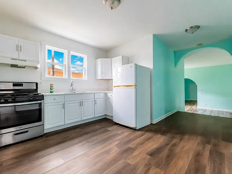 5047 W 25th St #1 — Photo 2