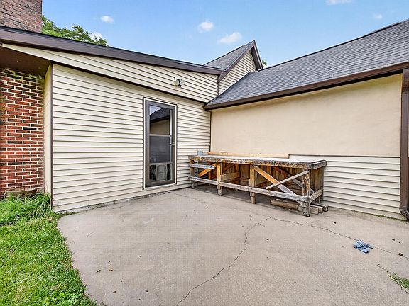 5th image of 2081 Sand Ridge Road