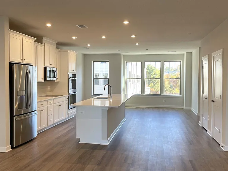 223 B Park Central Ter — Photo 19