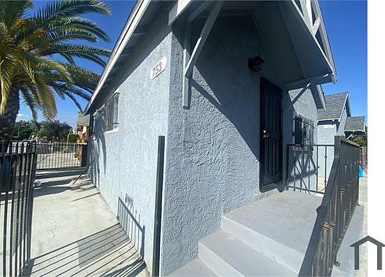 2nd image of 751 E 76th Pl