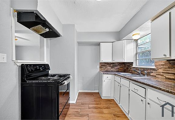 5th image of 10106 Sierra Dr