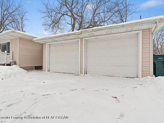 3rd image of 3211 S Deerfield Ave
