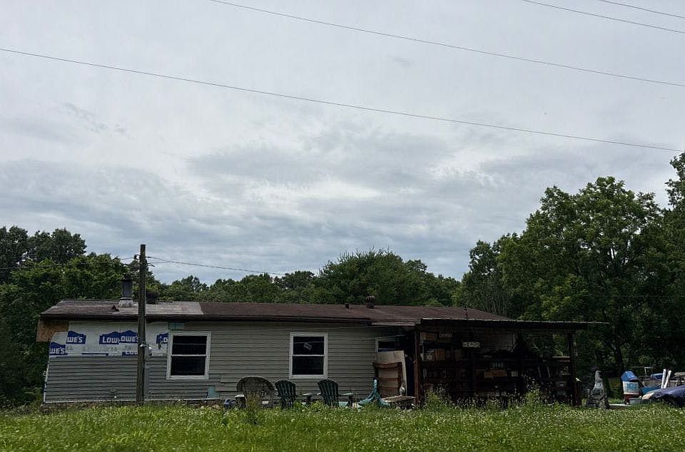 1st image of 3940 Knight Ridge Rd