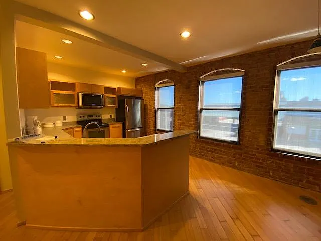 1 bed, 850 sqft, $1,250 — Photo 3