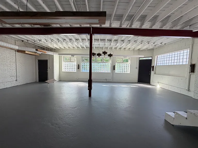 2725 W Prindiville St #NE — Photo 1