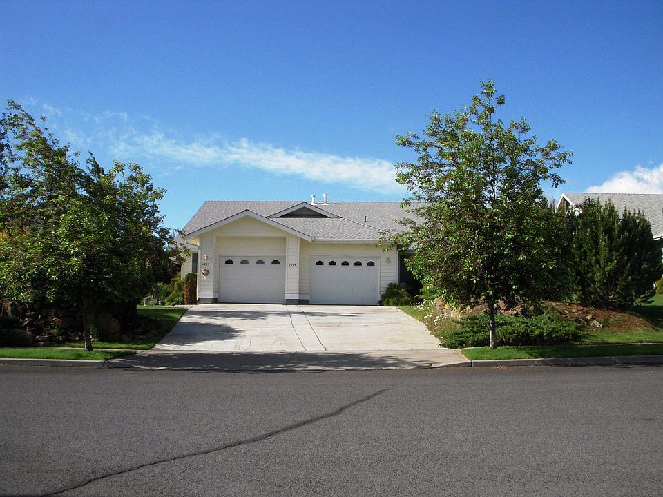 1925 NE Derek Drive