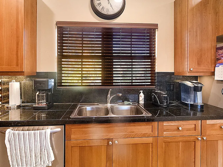 44 Linden Ln — Photo 10