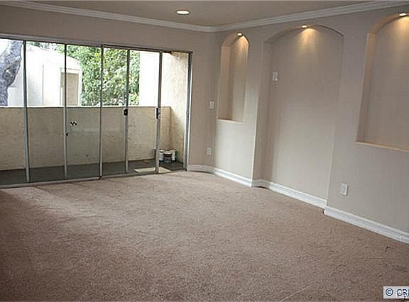 2nd image of 1001 W Macarthur Blvd #1001