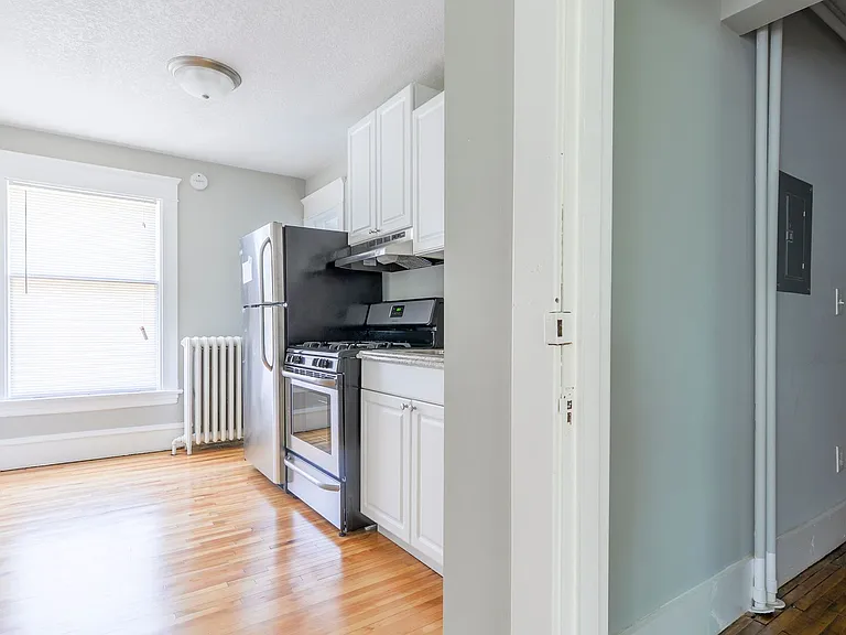 2600 Dupont Ave South — Photo 2