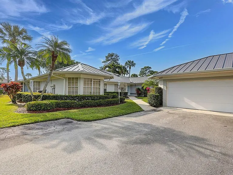 7334 Pine Creek Way — Photo 4