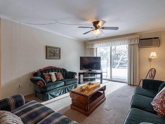 4th image of 303 E Henry Clay St Unit 103