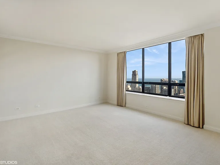 180 E Pearson St #5906 — Photo 12