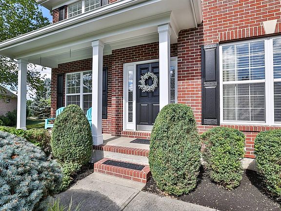 3rd image of 6275 Amberley Ct